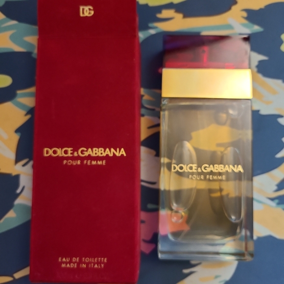 Dolce and Gabbana Red Perfume - Picture 3 of 5